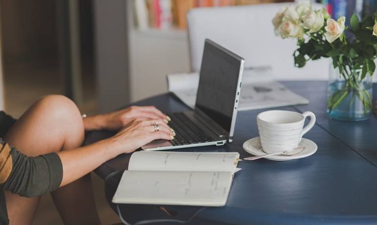 Passion + Pen = Power: Discover the Magic of Freelance Copywriting!